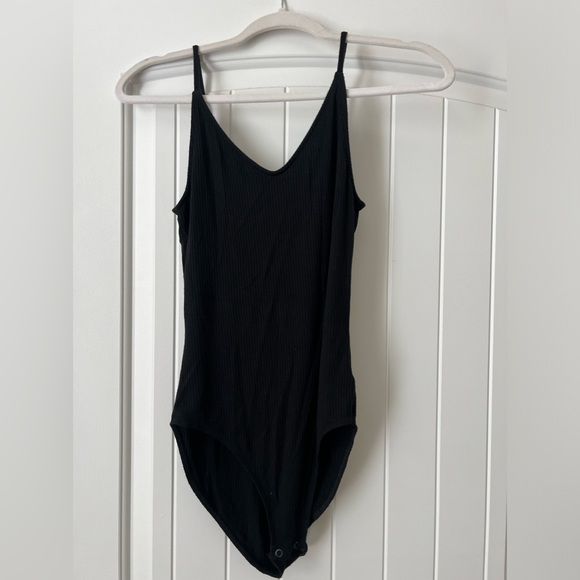 Black ribbed bodysuit - Picture 2 of 5